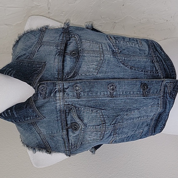 Candie’s Britney Spears Cropped Jean Vest Blue Distressed Denim Button Down Y2K - Picture 2 of 15